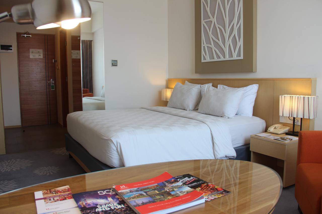 Swiss-Belinn Manyar Surabaya Exterior photo