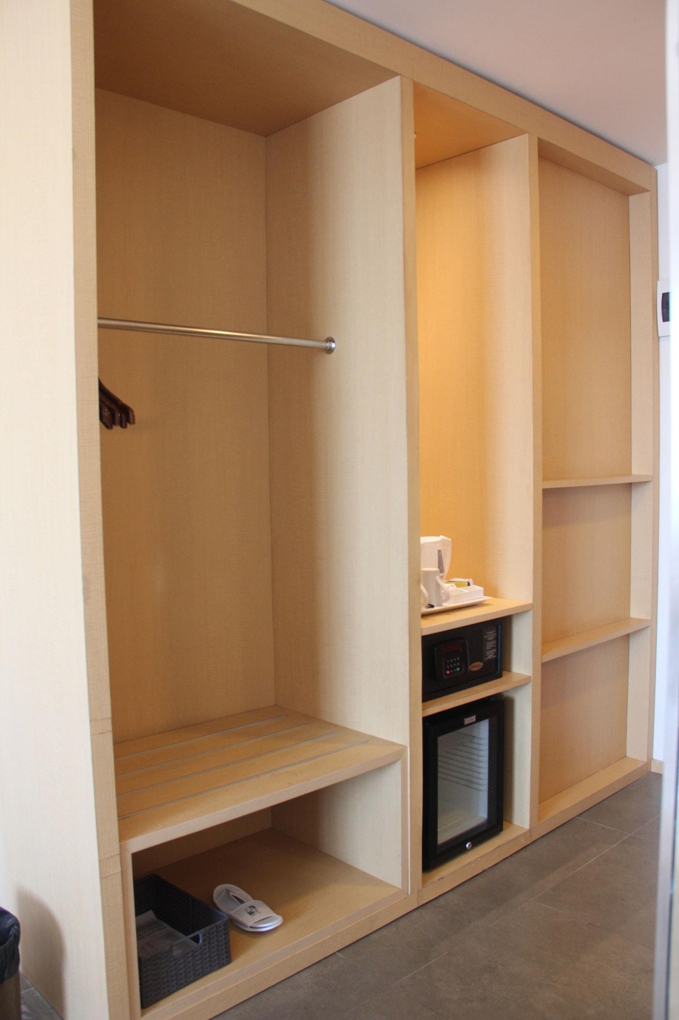 Swiss-Belinn Manyar Surabaya Exterior photo