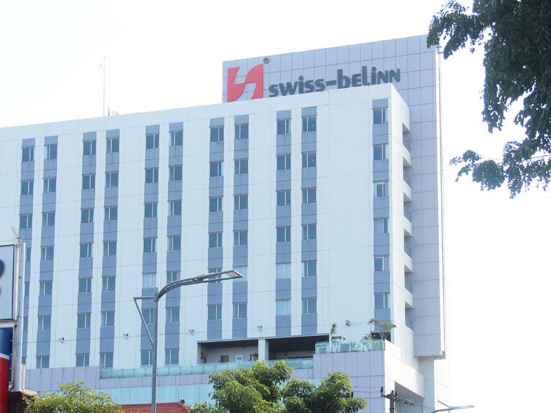 Swiss-Belinn Manyar Surabaya Exterior photo